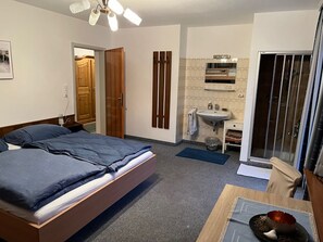 3 bedrooms, individually furnished, bed sheets - Holiday Home in Lengdorf Near Ski Slopes (Niedernsill)