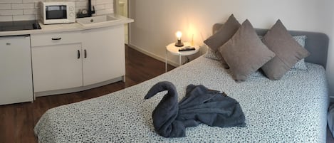 Internet, bed sheets