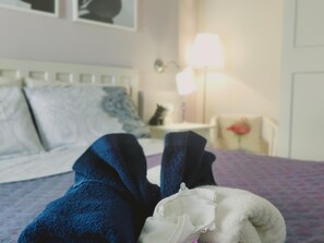 1 chambre, fer et planche à repasser, accès à Internet, literie fournie