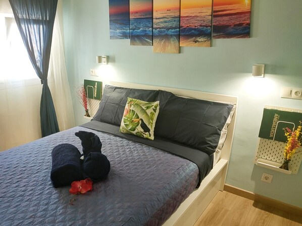 1 habitación, tabla de planchar con plancha, wifi y ropa de cama 