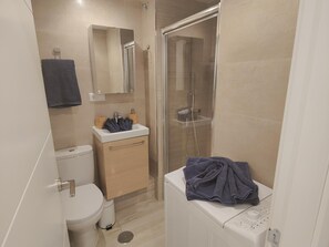 淋浴設備、風筒、提供毛巾