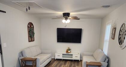 Beautiful creekside home near UIUC