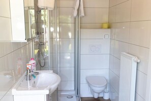 Bungalow | Bathroom - Bungalow by Lake Ossiach With Mountain Views (Steindorf am Ossiacher See)