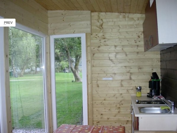 Bungalow | Private kitchen - Bungalow by Lake Ossiach With Mountain Views (Steindorf am Ossiacher See)