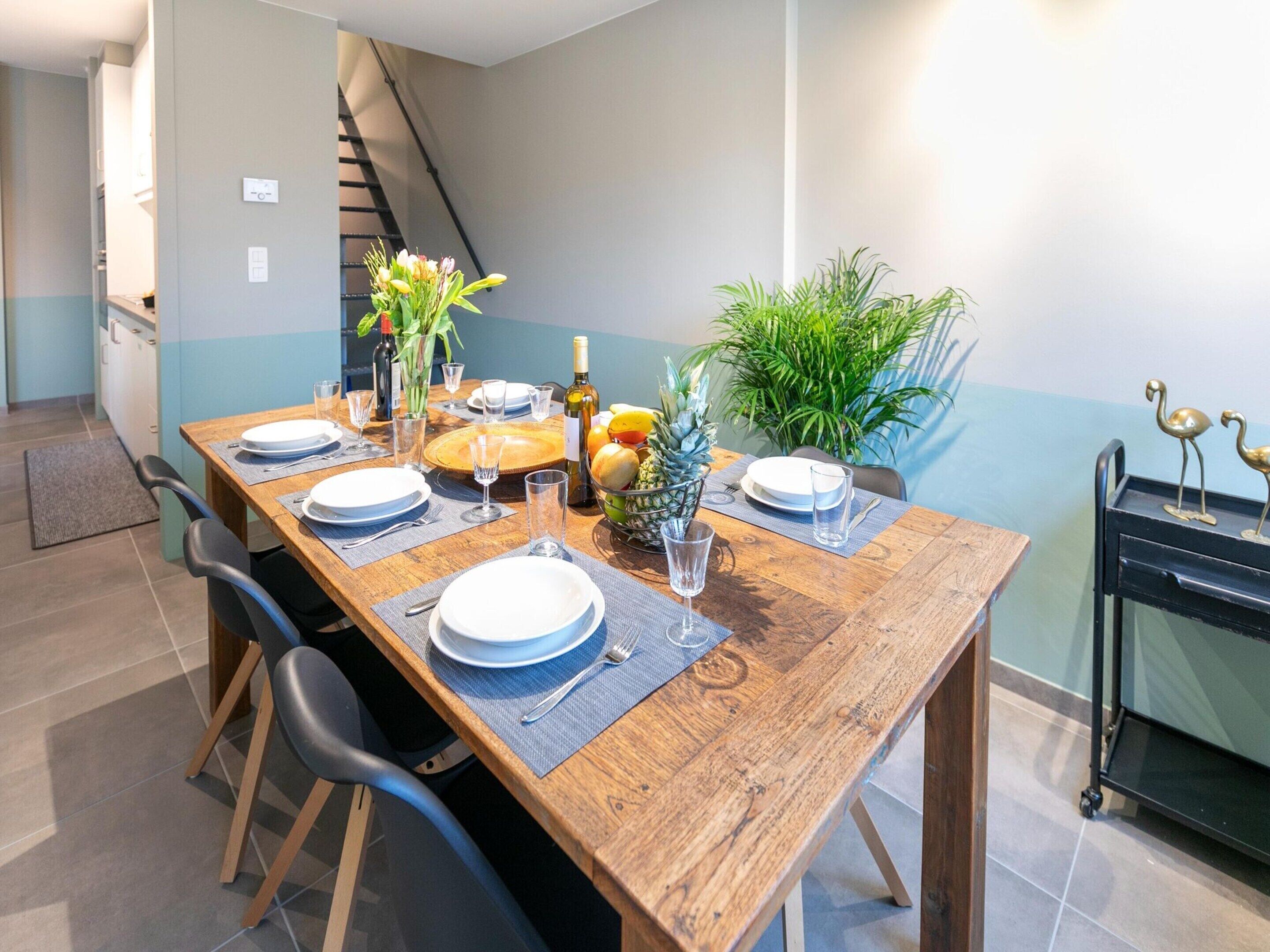 Apartment | Dining