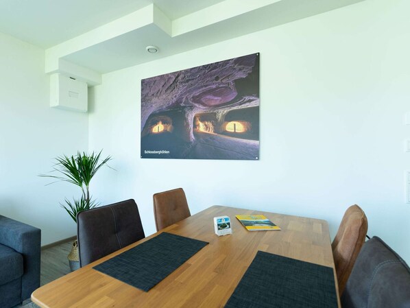 Apartment | Dining - Modern Apartment in Mettlach With Infrared Sauna (Mettlach)