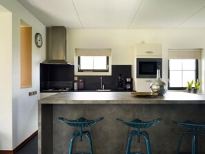 House | Private kitchen - Family Home With Wellness and Tour Boat (Vlagtwedde)