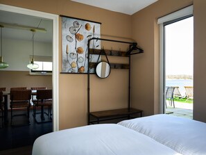 House | 5 bedrooms, individually furnished - Family Home With Wellness and Tour Boat (Vlagtwedde)