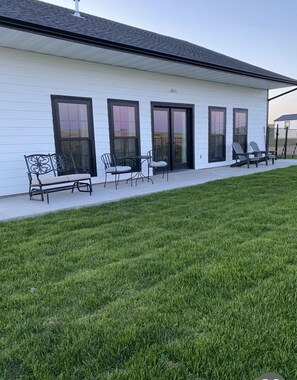 Terrace/patio - Rivers Edge Cottage! (Great Falls)