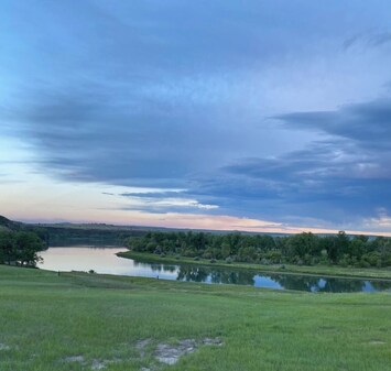 MISSOURI RIVER! Fishing, kayaking, and wildlife are what awaits you!