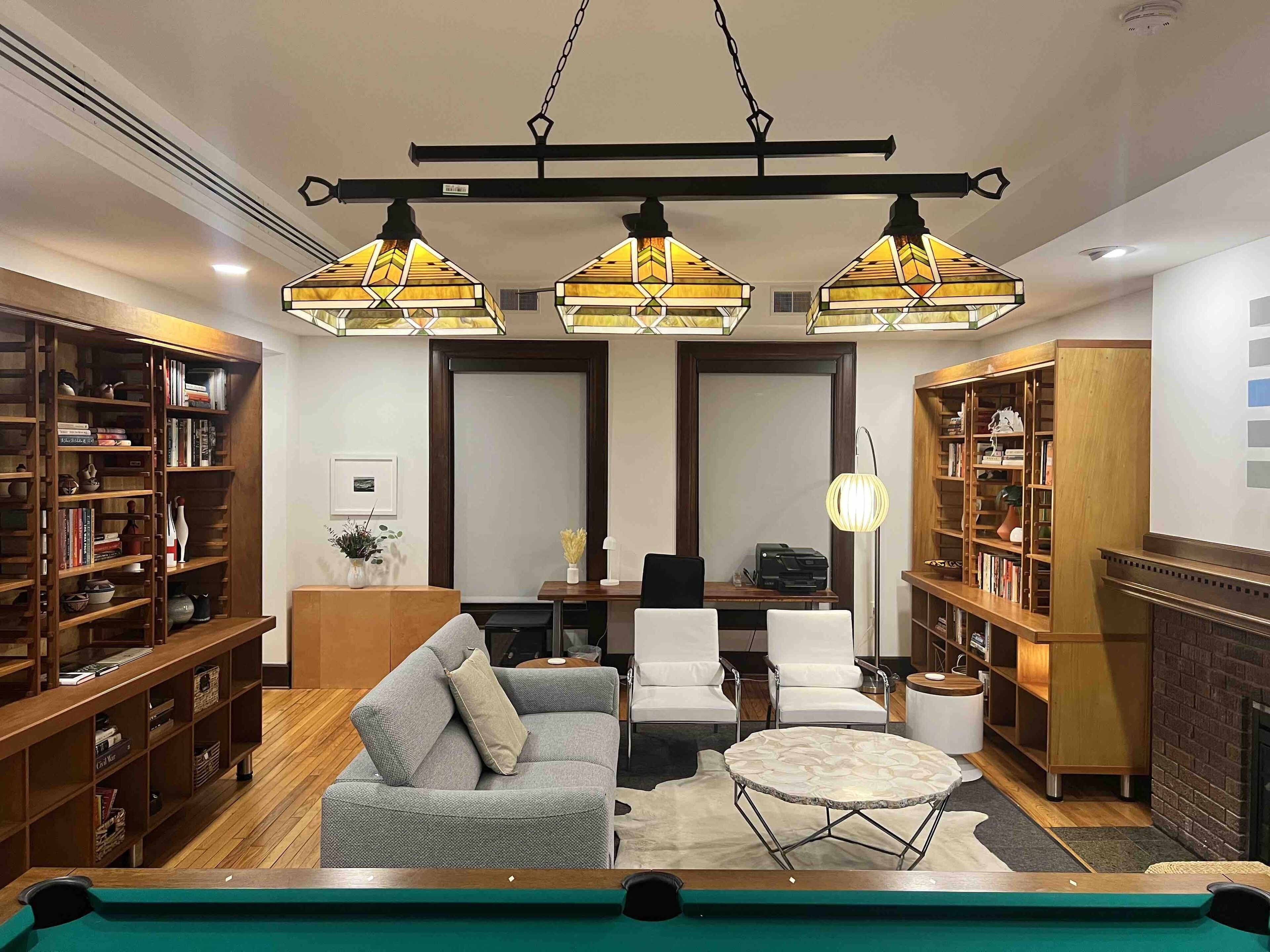 Location, location, and views! Cozy, yet spacious and well stocked.