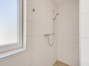 House | Bathroom - Holiday Home in Niedernsill Near ski Area (Niedernsill)