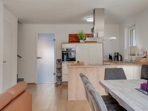 Casa | Cozinha privada | Cadeirão de bebê