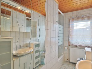 Apartment | Bathroom