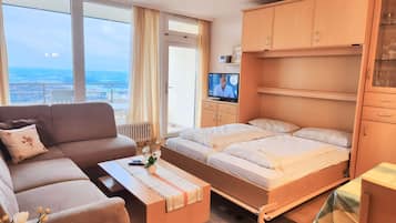 Apartment | 2 bedrooms, individually furnished, bed sheets