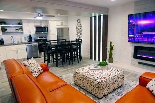 Natures Best Modern - Amazing GETAWAY, 2- Person LED Shower, 75" TV, King Bed