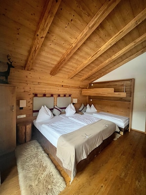 Chalet - Luxurious Chalet in Wagrain With Private Pool (Wagrain)