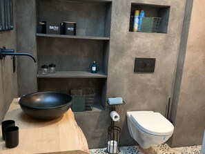 House | Bathroom