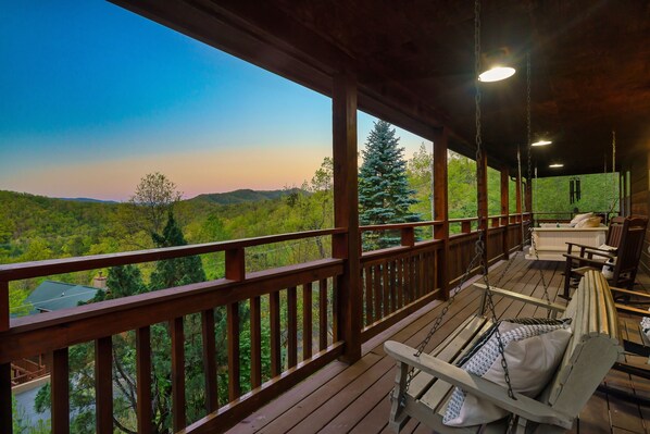 Property grounds - Epic Family Cabin, Mtn Views, Hot Tub, Arcades 30min→Dollywood (Sevierville)