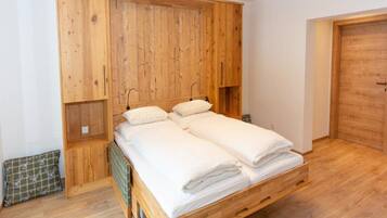 House | 2 bedrooms, bed sheets