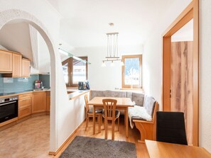 Dining - Group House in the Heart of the Tyrolean Otztal (Laengenfeld)