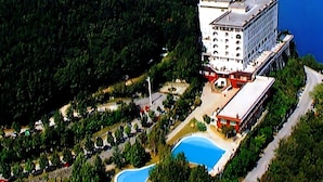 Pool - Pleasant Apartment in Valbrona With Balcony (Valbrona)