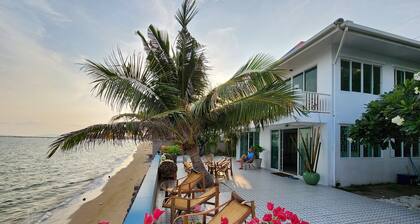 Château Du Soleil Phala