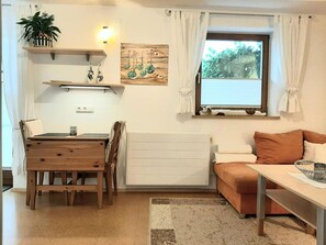Apartment | Dining - Pretty Apartment in Mittersill With a View (Mittersill)