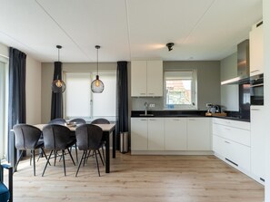 House | Private kitchen - Holiday Home in Zeeland Near Gorishoek Beach (Scherpenisse)