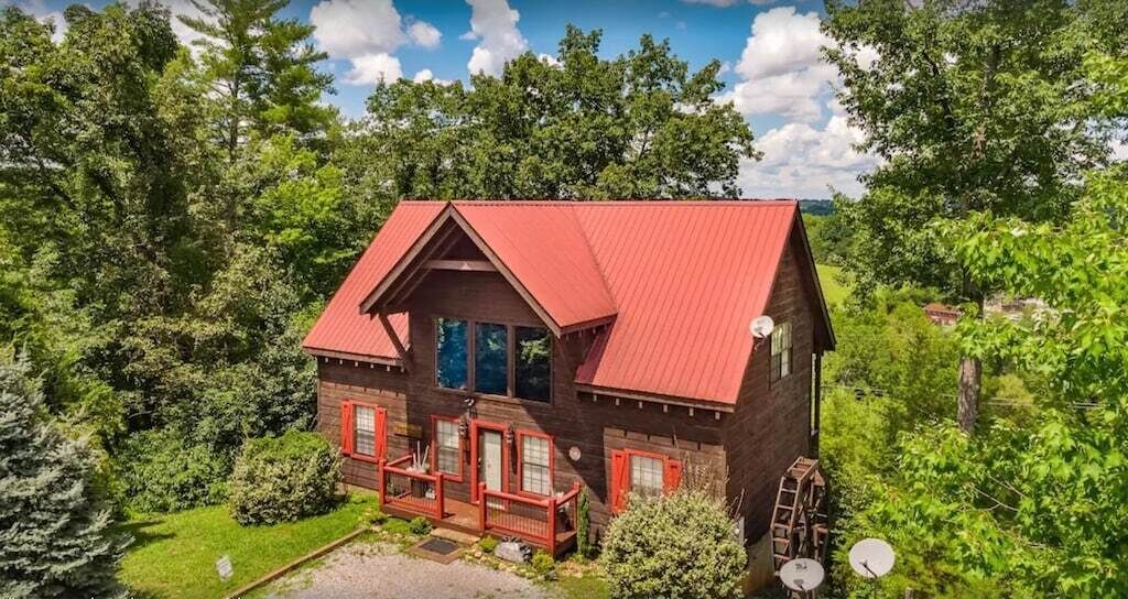 Comfy Log Cabin 4BD w\/ views Hot Tub Near Town