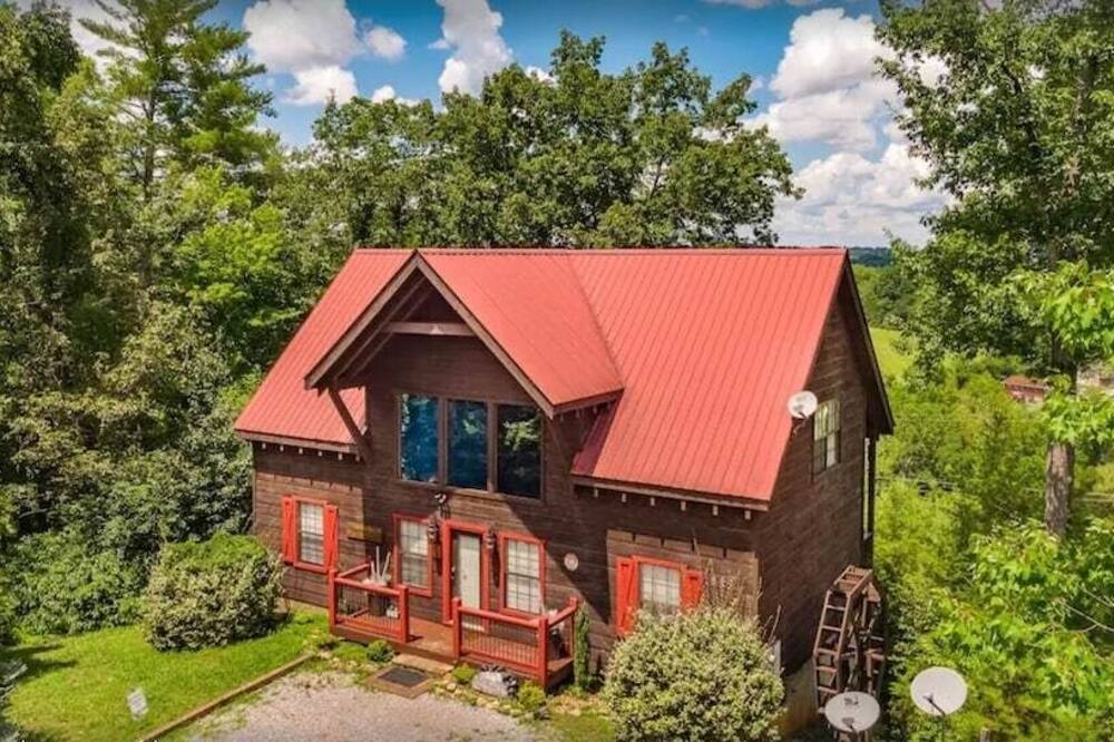 Comfy Log Cabin 4BD w\/ views Hot Tub Near Town