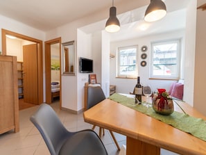 Apartment | Dining