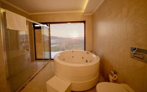 Komfortbadewanne, Regendusche, kostenlose Toilettenartikel, Haartrockner