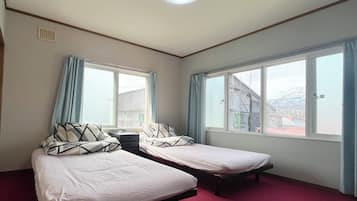 3 bedrooms, travel crib, free WiFi, bed sheets