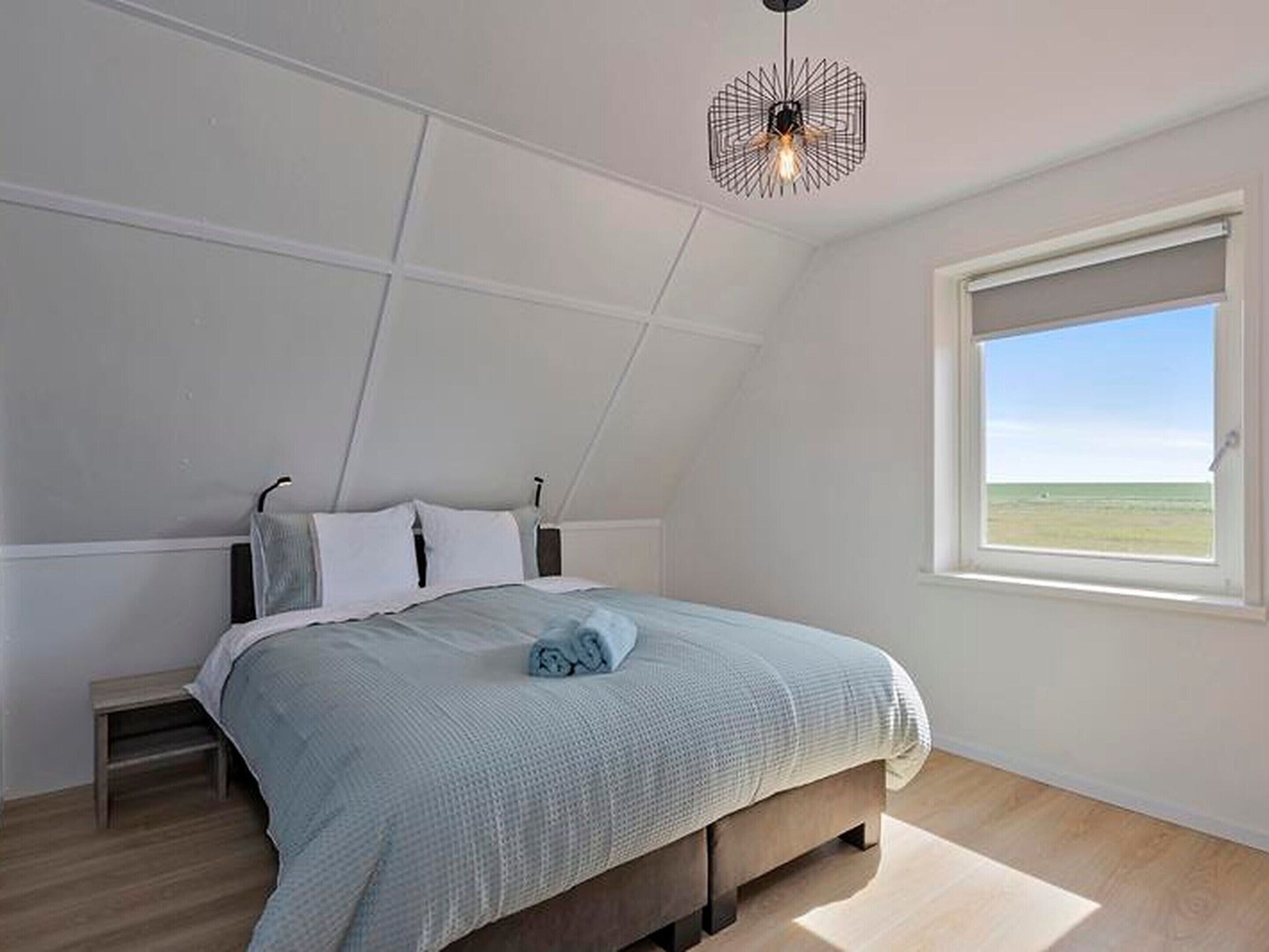House | 6 bedrooms, bed sheets