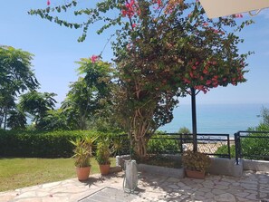 Villa | Balcony - Attractive Apartment in Corfu With sea View (Corfu)