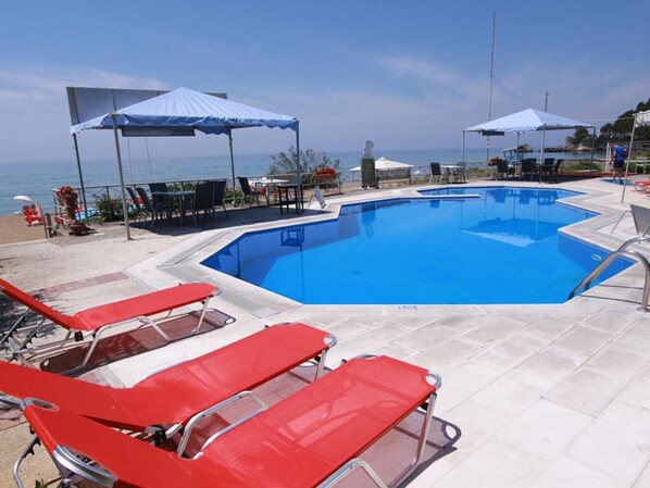 Villa | Pool | Outdoor pool - Attractive Apartment in Corfu With sea View (Corfu)