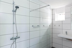 House | Bathroom - Bungalow With Sauna & Nature (Earnewald)