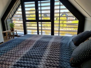 House | 4 bedrooms, individually furnished, bed sheets - Holiday Home in Balk for 6 Person (Balk)