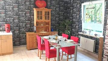 Apartment | Dining