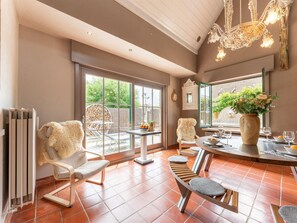 House | Dining