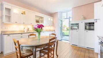 House | Dining