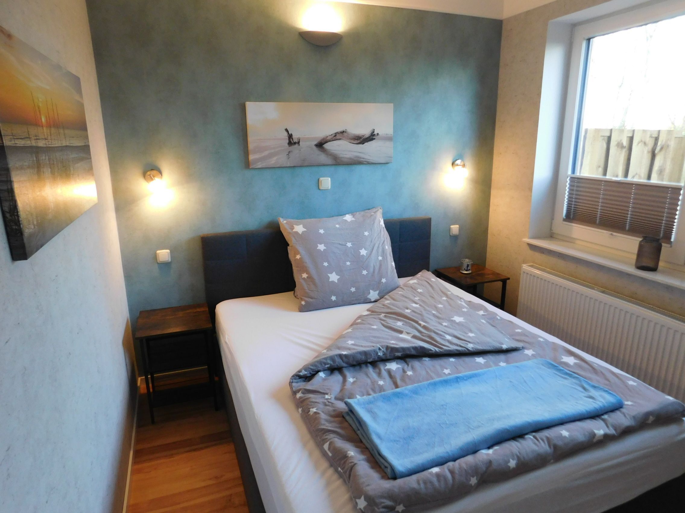 Schlafzimmer mit Boxspringbett 160 cm Breite