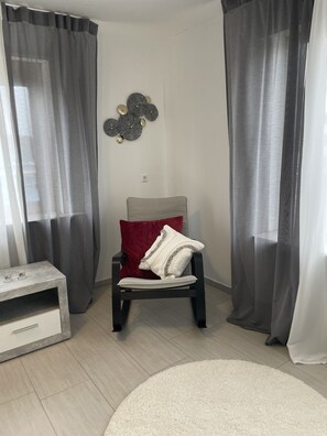 Interior - TLA /tlf Geräumiges Voll Ausgestattetes Apartment (Kaiserslautern)