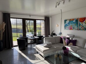 Living room - Holiday Home in Gonnersdorf With Sauna (Gonnersdorf)