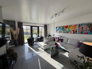 Living room - Holiday Home in Gonnersdorf With Sauna (Gonnersdorf)