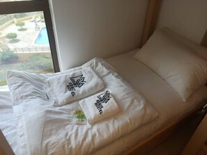 4 bedrooms, desk, iron/ironing board, free WiFi