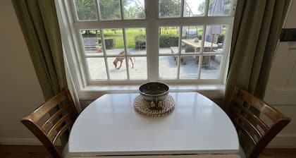 Newfields Country Retreat - incl bfst