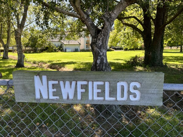 Exterior detail - Newfields Country Retreat - incl bfst (Sefton)