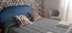 1 bedroom, iron/ironing board, travel crib, free WiFi - The dwelling in the center of bari (Bari)